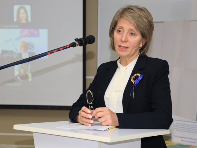 З вітальним словом виступила декан факультету філології і журналістики доцент Галина Бачинська